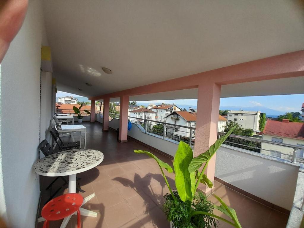 Vila Bolonja Struga Esterno foto