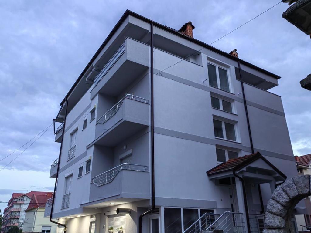 Vila Bolonja Struga Esterno foto