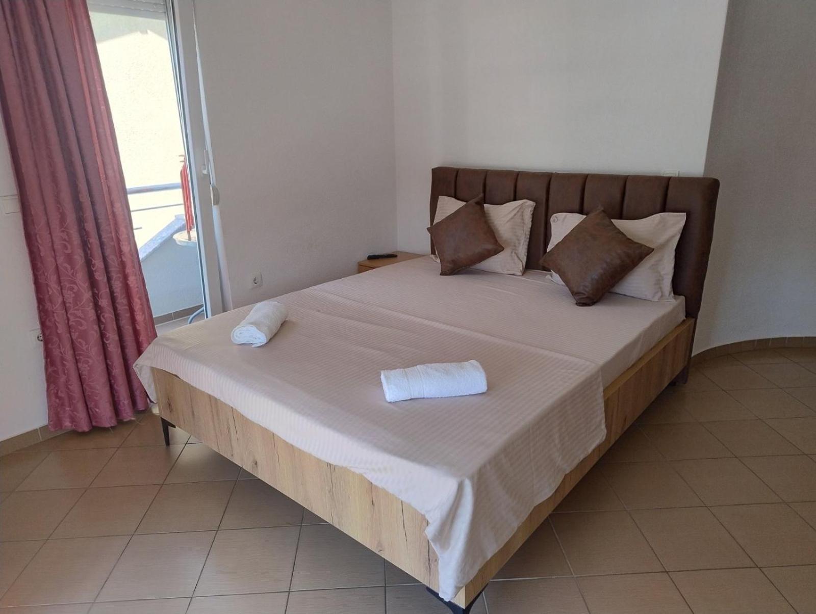 Vila Bolonja Struga Esterno foto